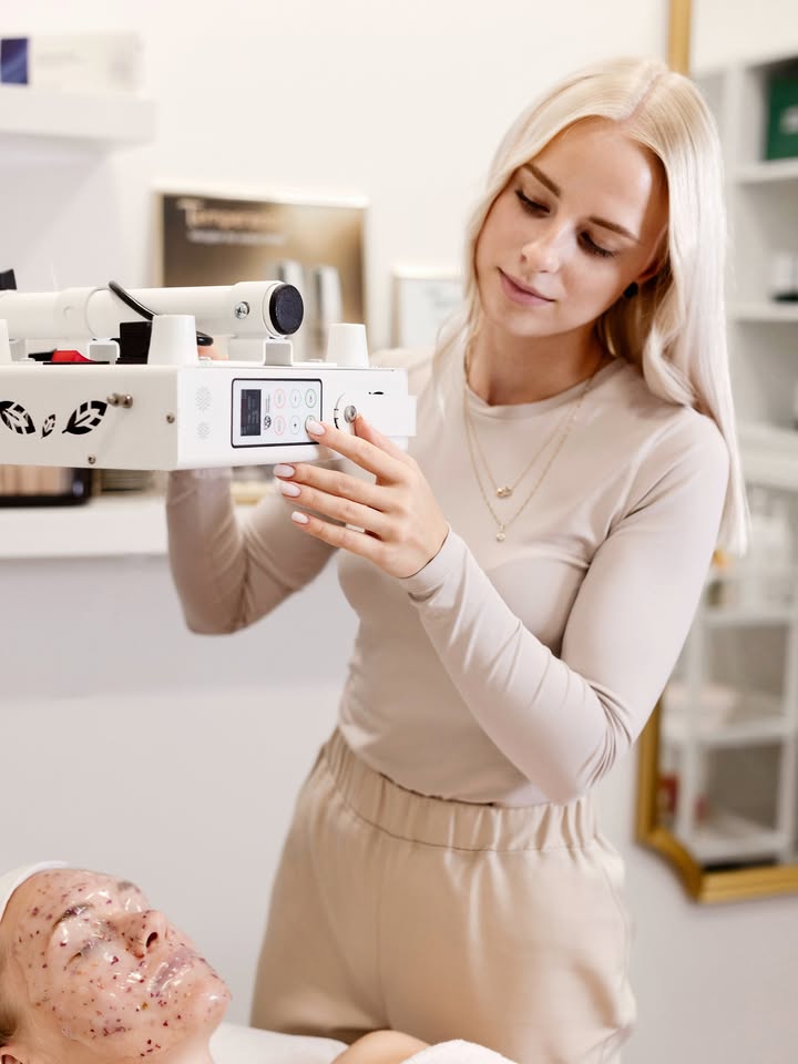Kombinovaný stojan Nuovo Therapy 🙌🏻 Praktický horizontální i vertikální stojan pro upevnění až 2× modelu 1500…